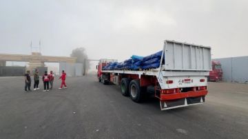 الهلال الأحمر يطلق القافلة الـ70 من زاد العزة محملة بـ8200 طن مساعدات إلى غزة الهلال الأحمر يطلق القافلة الـ70 من زاد العزة محملة بـ8200 طن مساعدات إلى غزة