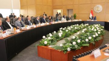 بحضور وزيرة التخطيط .. وزير الكهرباء يترأس الجمعية العامة للمصرية لنقل الكهرباء بحضور وزيرة التخطيط .. وزير الكهرباء يترأس الجمعية العامة للمصرية لنقل الكهرباء