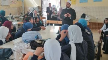 صحح مفاهيمك.. أوقاف البحر الأحمر تنظم ندوة حول حرمة التعدي على الجار بالمدارس صحح مفاهيمك.. أوقاف البحر الأحمر تنظم ندوة حول حرمة التعدي على الجار بالمدارس