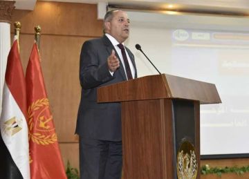 محافظ بورسعيد يبحث استعدادات إجراء انتخابات مجلس النواب 2025