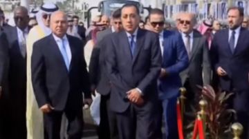 مدبولي يتفقد الدورة السادسة من معرض ومؤتمر النقل الذكي واللوجيستيات والصناعة