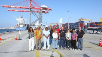 ميناء الإسكندرية يستقبل وفدا برلمانيا من جنوب إفريقيا لتعزيز التعاون البحري