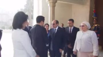 الرئيس السيسي والسيدة قرينته يستقبلان رئيس جمهورية كوريا والسيدة قرينته