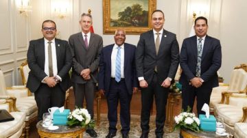 رئيس هيئة الرعاية الصحية يلتقي وزير صحة جنوب أفريقيا لبحث تعزيز السياحة العلاجية