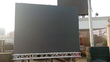 شاشات عرض كبيرة بميادين القليوبية لعرض احتفالية افتتاح المتحف المصري الكبير.. صور شاشات عرض كبيرة بميادين القليوبية لعرض احتفالية افتتاح المتحف المصري الكبير.. صور