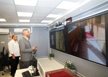 عبر الفيديو كونفرانس: محافظ أسوان يتابع جاهزية اللجان الانتخابية بالمراكز والمدن