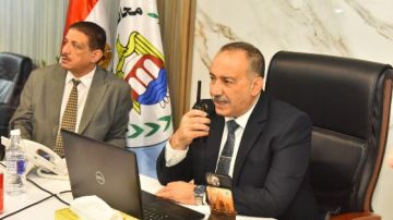 محافظ أسيوط يتابع انتخابات مجلس النواب 2025 من داخل مركز سيطرة الشبكة الوطنية