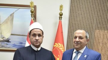 محافظ بورسعيد يستقبل مدير مديرية الأوقاف الجديد لبحث خطة العمل والتعاون صور