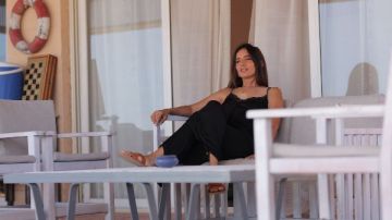 محمد رجاء يكشف تفاصيل شوت فى ورد وشوكولاتة لزينة ومحمد فراج محمد رجاء يكشف تفاصيل شوت فى ورد وشوكولاتة لزينة ومحمد فراج