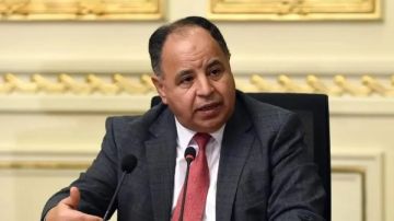 ممثل المجموعة العربية بصندوق النقد: الاقتصاد المصري بدأ مرحلة التعافي.. والمواطن يشعر بالتحسن في 2026 ممثل المجموعة العربية بصندوق النقد: الاقتصاد المصري بدأ مرحلة التعافي.. والمواطن يشعر بالتحسن في 2026