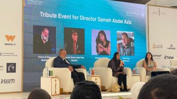 بكاء خالد الصاوي وجميلة سامح عبد العزيز عقب عرض فيلمها القصير عن والدها بمهرجان القاهرة