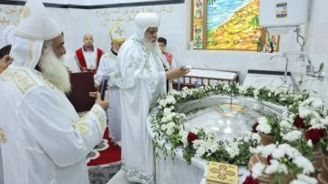 الأنبا ميخائيل أسقف إيبارشية حلوان والمعصرة يدشن معمودية في عيد مارجرجس الأنبا ميخائيل أسقف إيبارشية حلوان والمعصرة يدشن معمودية في عيد مارجرجس