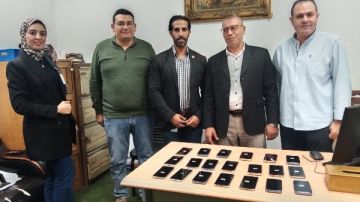 جمارك الإسكندرية تضبط محاولتى تهريب هواتف محمولة صور