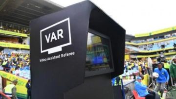 حرب البيانات تحاصر الكاف.. أخطاء التحكيم والـ var تثير غضب الأهلي والزمالك والترجي