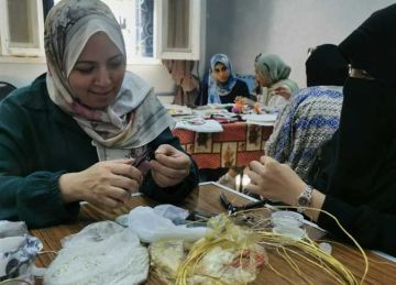 قافلة توعوية عن الصناعات الصغيرة والمشغولات اليدوية بمركز شباب كفر مناقر ببنها قافلة توعوية عن الصناعات الصغيرة والمشغولات اليدوية بمركز شباب كفر مناقر ببنها