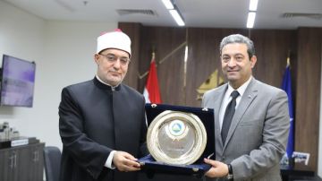محافظ دمياط يبحث مع مفتي الجمهورية التعاون المشترك وإنشاء فرع للدار محافظ دمياط يبحث مع مفتي الجمهورية التعاون المشترك وإنشاء فرع للدار
