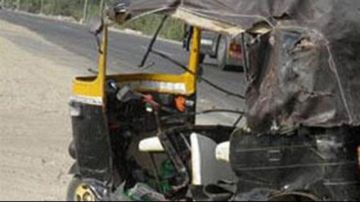 مصرع شاب وإصابة آخر في انقلاب توك توك على طريق قويسنا بالمنوفية مصرع شاب وإصابة آخر في انقلاب توك توك على طريق قويسنا بالمنوفية