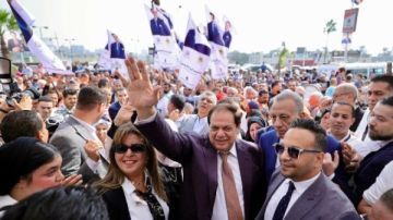 إقبال جماهيري لافت في اليوم الأول لانتخابات النواب بالجيزة وأحمد موسى يشيد بجولة محمد أبو العينين الميدانية