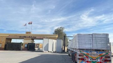 الهلال الأحمر يسير قافلة زاد العزة الـ76 محملة بـ 9500 طن مساعدات عاجلة ومستلزمات شتوية لدعم أهالي غزة