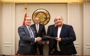 وزير قطاع الأعمال يشهد توقيع اتفاق تطوير مجاويش بالغردقة لتعزيز السياحة