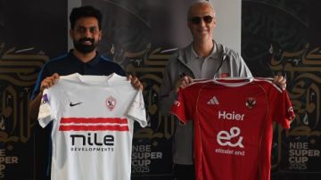 السوبر المصري.. الزمالك يرتدي التيشرت الأبيض والأهلي بالزي التقليدي السوبر المصري.. الزمالك يرتدي التيشرت الأبيض والأهلي بالزي التقليدي