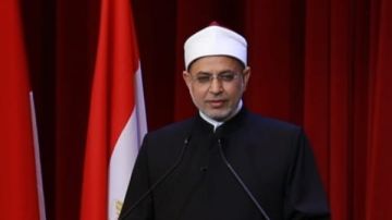 رئيس جامعة الأزهر يشهد حفل تخريج دفعة جديدة من أبناء إندونيسيا رئيس جامعة الأزهر يشهد حفل تخريج دفعة جديدة من أبناء إندونيسيا