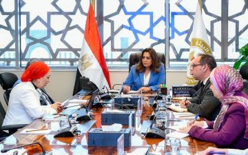 منال عوض تبحث خطة تطوير مركز التميز لأبحاث المناخ والتنمية المستدامة في مصر منال عوض تبحث خطة تطوير مركز التميز لأبحاث المناخ والتنمية المستدامة في مصر