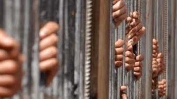 أغلقت الغرفة عليهم.. تجديد حبس 3 لصوص اقتحموا شقة سيدة بسوهاج أغلقت الغرفة عليهم.. تجديد حبس 3 لصوص اقتحموا شقة سيدة بسوهاج