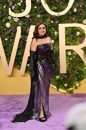 أنغام تتألق بفستان من زهير مراد في موسم الرياض