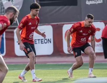 تدريبات تأهيلية وبدنية للاعبي الأهلي الغائبين عن رحلة المغرب