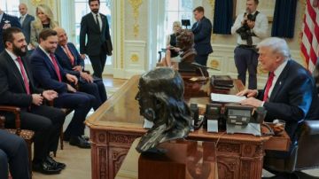 ترامب: سوريا جزء أساسي من الشرق الأوسط ونعمل معها على التفاهم مع إسرائيل ترامب: سوريا جزء أساسي من الشرق الأوسط ونعمل معها على التفاهم مع إسرائيل