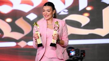 شريهان أبو الحسن أفضل مذيعة منوعات عن برنامج ست ستات في ملتقى التميز والإبداع صور شريهان أبو الحسن أفضل مذيعة منوعات عن برنامج ست ستات في ملتقى التميز والإبداع صور