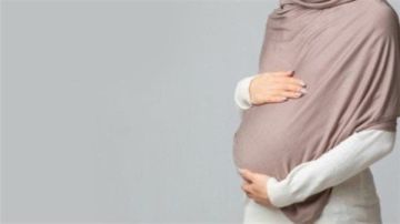 هل ينتقض وضوء المرأة الحامل بالقيء؟.. الإفتاء توضح