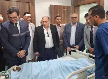 وزير الثقافة يزور طلاب أسوان المصابين في حادث طريق إسنا للاطمئنان على حالتهم الصحية