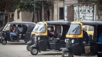 حظر التوك توك يدخل حيز التنفيذ رسميا.. المناطق المحظورة والغرامة المقررة