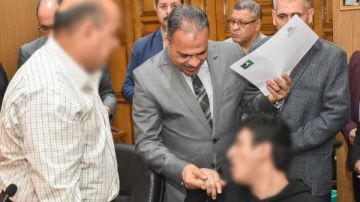 محافظ الشرقية يسلم عقود عمل لـ 12 من ذوي الهمم بشركات القطاع الخاص صور