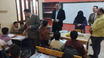 وكيل تعليم الدقهلية يتفقد مدارس غرب المنصورة