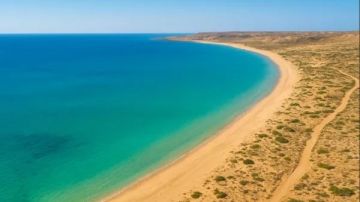 15 أرباحا و250 ألف فرصة عمل.. مكاسب مصر من مشروع علم الروم العملاق 15 أرباحا و250 ألف فرصة عمل.. مكاسب مصر من مشروع علم الروم العملاق