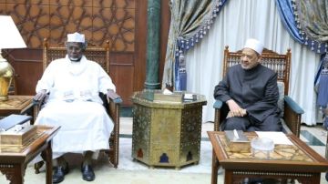 شيخ الأزهر يستقبل وزير التعليم العالي التشادي ويناقشان تعزيز التعاون الدعوي والعلمي شيخ الأزهر يستقبل وزير التعليم العالي التشادي ويناقشان تعزيز التعاون الدعوي والعلمي