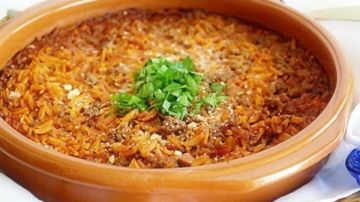 مذاق لا يقاوم.. طريقة عمل طاجن لسان عصفور باللحمة