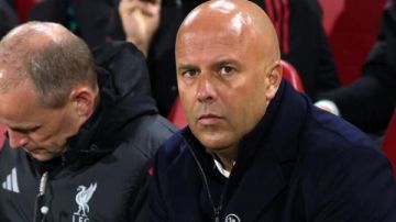 مستقبل سلوت على المحك.. ليفربول يعاني في الدوري الإنجليزي إيه الحكاية؟