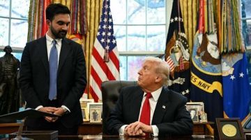 من شيوعي مجنون إلى لقاء خاص.. تفاصيل مقابلة ترامب عمدة نيويورك بالبيت الأبيض من شيوعي مجنون إلى لقاء خاص.. تفاصيل مقابلة ترامب عمدة نيويورك بالبيت الأبيض