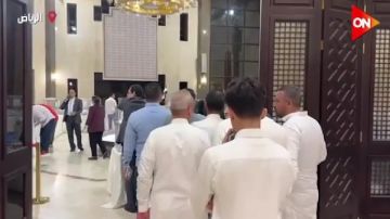 إقبال الجالية المصرية بالرياض للإدلاء بأصواتهم في الانتخابات.. فيديو