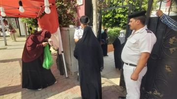 إقبال من كبار السن على اللجان بالدقي للإدلاء بأصواتهم في انتخابات مجلس النواب إقبال من كبار السن على اللجان بالدقي للإدلاء بأصواتهم في انتخابات مجلس النواب