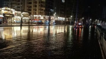 الأرصاد تحذر من الاقتراب من أعمدة الإنارة والمباني المتهالكة