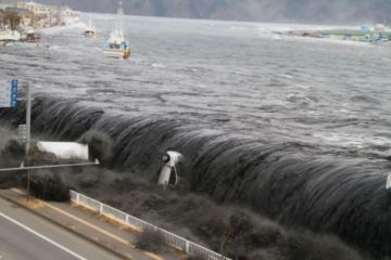 اليابان تصدر تحذيرا من تسونامي بعد زلزال بلغت قوته 6.7 درجة قبالة ساحل سانريكو