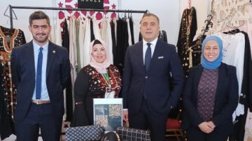 باسل رحمي: المشاركة في الصالون الدولي بالجزائر تفتح آفاقا لتصدير الحرف اليدوية المصرية باسل رحمي: المشاركة في الصالون الدولي بالجزائر تفتح آفاقا لتصدير الحرف اليدوية المصرية