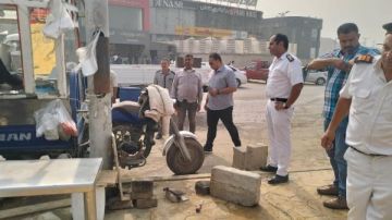 حملات لفتح الطرق وإزالة المظاهر العشوائية بمنطقة بيت الوطن بالقاهرة الجديدة حملات لفتح الطرق وإزالة المظاهر العشوائية بمنطقة بيت الوطن بالقاهرة الجديدة