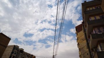 غيوم كثيفة تغطي سماء الوادي الجديد.. صور