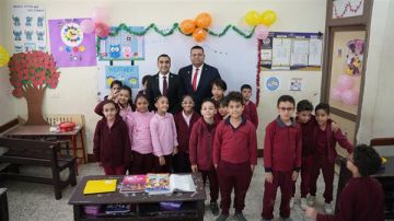 وفد من النيابة العامة يصطحب الطفلة حور إلى المدرسة